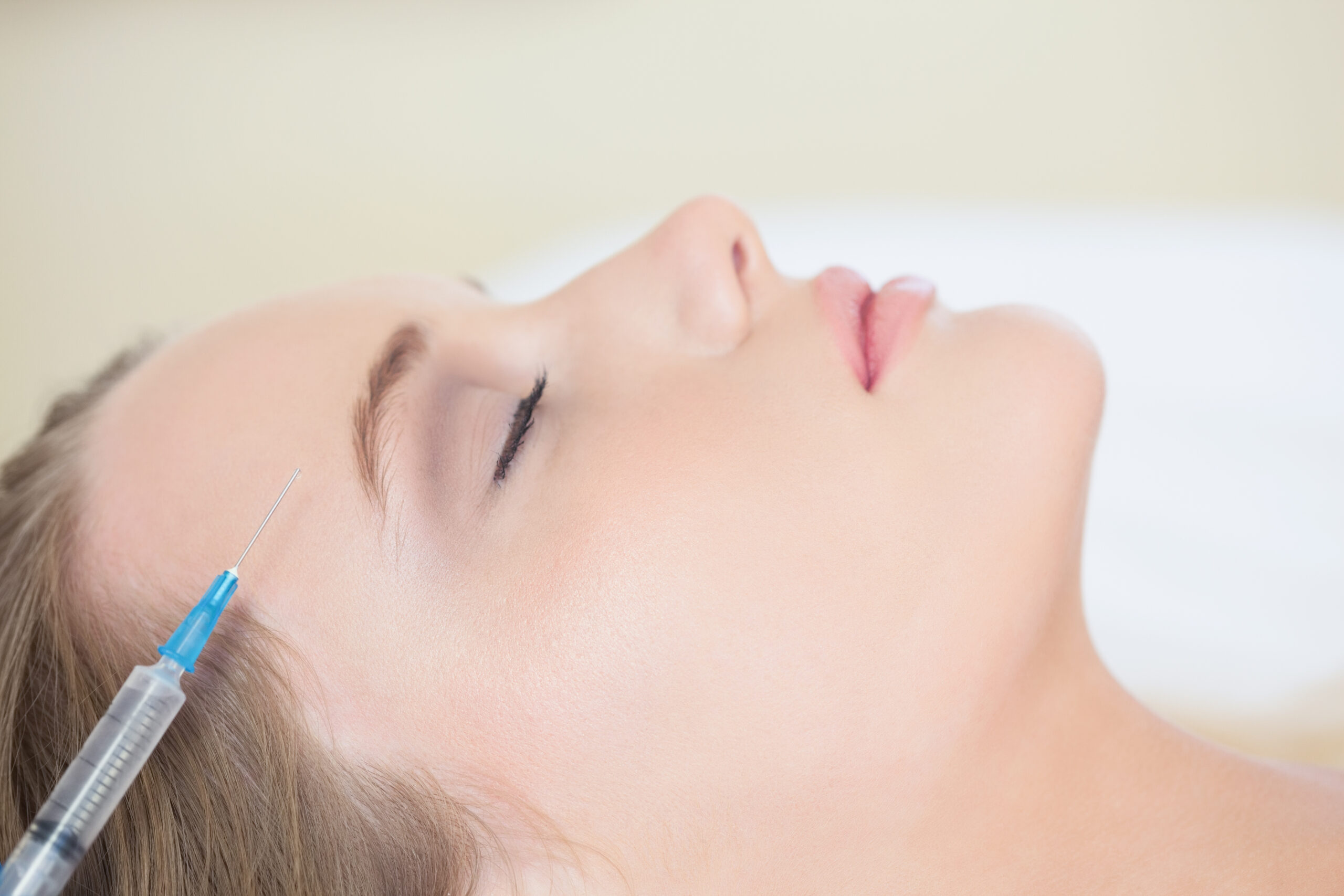 woman-undergoing-botox-injections-in-clinics